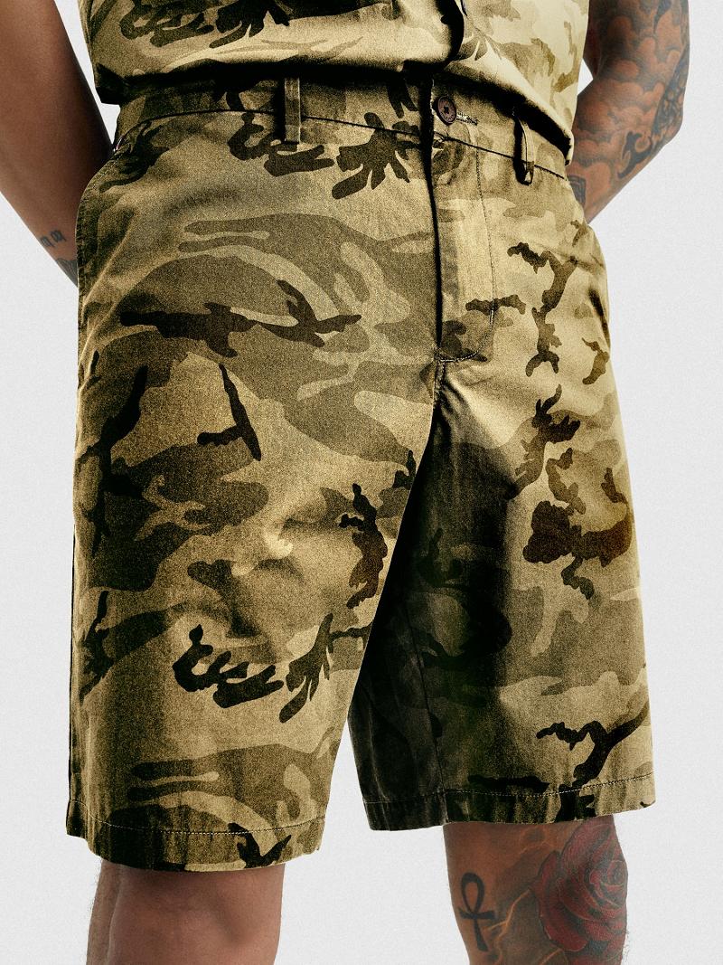 Camo / Green Tommy Hilfiger Relaxed fit camo Shorts | NZ_M31220