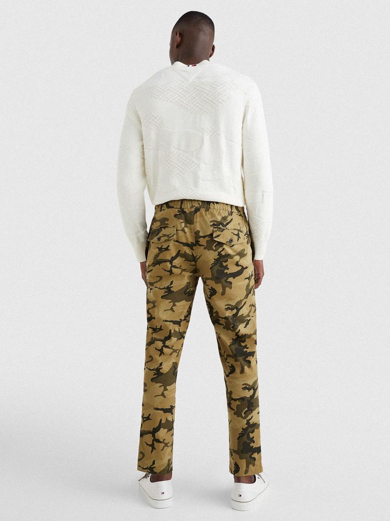 Green Tommy Hilfiger Tapered fit camo Pants | NZ_M31342